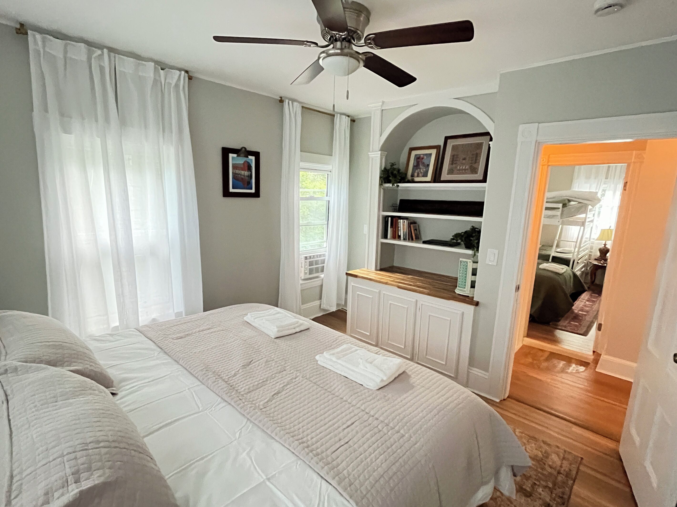 4 bedrooms, iron/ironing board, travel crib, free WiFi