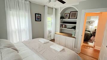 4 bedrooms, iron/ironing board, travel crib, free WiFi
