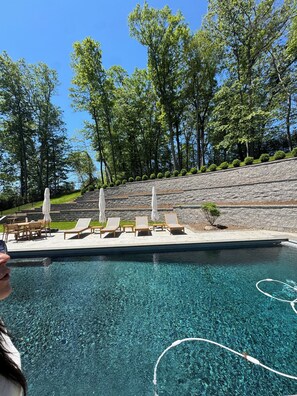 Inomhuspool och utomhuspool
