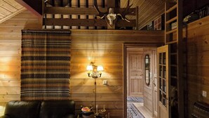 Interior - Authentic cabin overlooking Lake Møsvann (Rjukan)