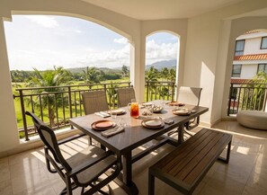 Outdoor dining - Beautiful refreshed 3br condo with Ocean, Golf, Mountain Views  at Grand Reserve (Río Grande)