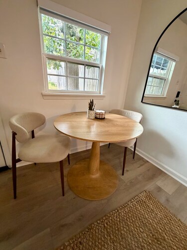 Updated! Cozy Private Studio 5 mins from downtown and Simmons Arena!