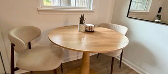 Updated! Cozy Private Studio 5 mins from downtown and Simmons Arena!