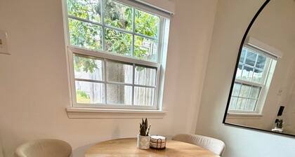 Updated! Cozy Private Studio 5 mins from downtown and Simmons Arena!
