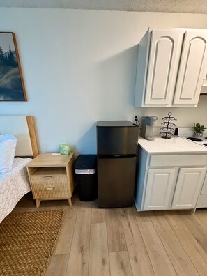 1 habitación, tabla de planchar con plancha, wifi gratis y ropa de cama 