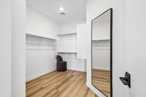 Triple Room | Iron/ironing board, free WiFi - Desert Escape Townhome - Pool & Gym (Phoenix)