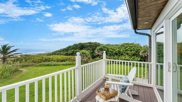Villa (3 Bedrooms) | Balcony
