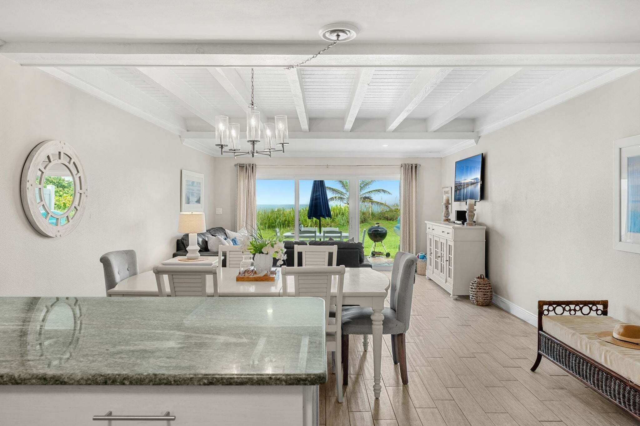 Villa (3 Bedrooms) | Dining room