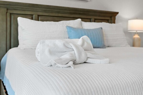 Villa (4 Bedrooms) | 4 bedrooms, iron/ironing board, bed sheets - 50 8th Avenue (Indialantic)