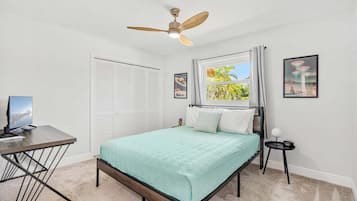 4 dormitorios, tabla de planchar con plancha, ropa de cama