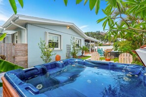 Outdoor spa tub - 201 Marion Street (Indian Harbour Beach)