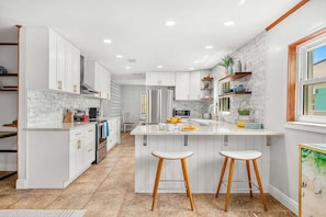 Fridge, microwave, oven, stovetop - 201 Marion Street (Indian Harbour Beach)