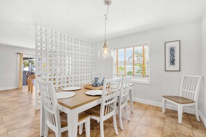 House (4 Bedrooms) | Dining room - 201 Marion Street (Indian Harbour Beach)