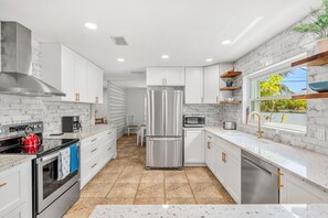 Fridge, microwave, oven, stovetop - 201 Marion Street (Indian Harbour Beach)
