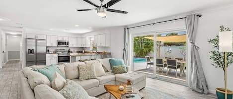 House (3 Bedrooms) | Living area | 40-inch TV with digital channels