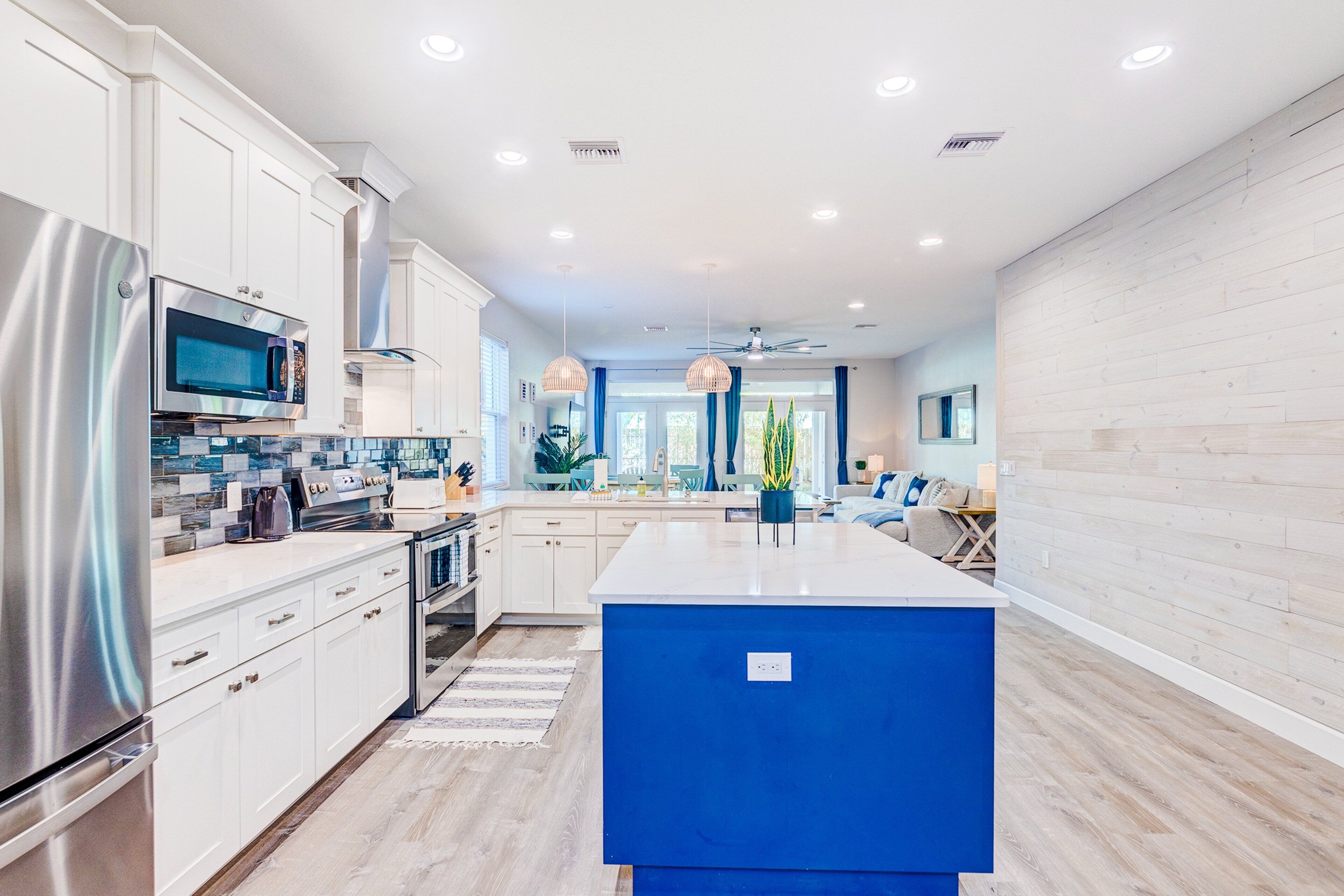 House (3 Bedrooms) | Private kitchen | Fridge, microwave, oven, stovetop