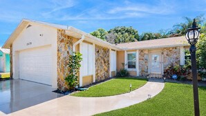 Unclassified image, 3 of 37, button - 2479 4th Pl (Vero Beach)