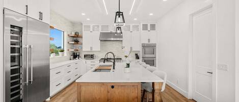 Maison (4 Bedrooms) | Cuisine privée | Réfrigérateur, four à micro-ondes, un four