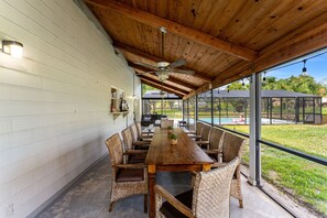 Outdoor dining - 5665 S. Tropical Trail (Merritt Island)