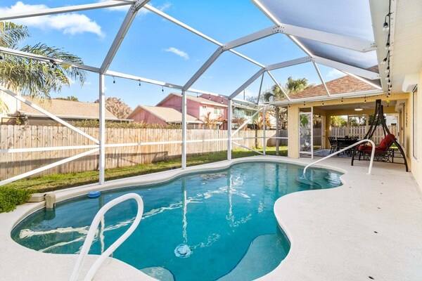 255 Corona Ave - Cocoa Beach, FL