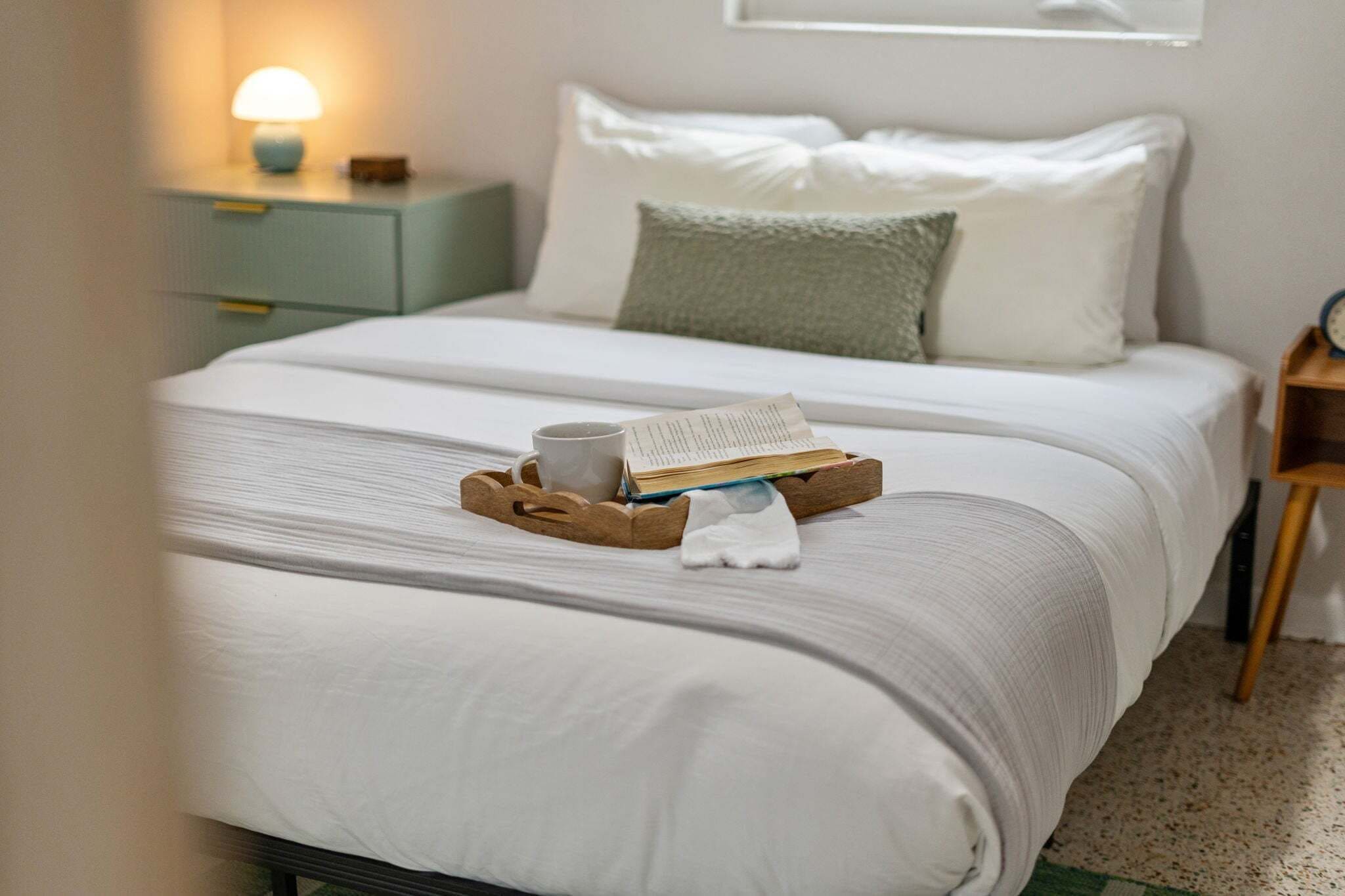 3 bedrooms, iron/ironing board, bed sheets