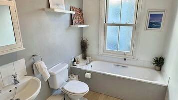 Een douche, een haardroger