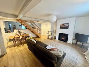 TV, fireplace, offices - Redland House | 3 Bedroom | Sleeps 8 | Central (Redland)