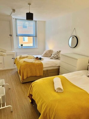 Iron/ironing board, WiFi, bed sheets