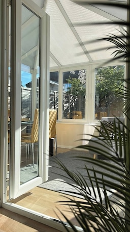 Interior. Chic Stay btwn Bath&Bristol | Sleeps 9 | Drummond
