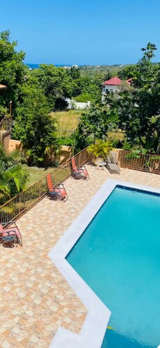 Montego Bay Ironshore Luxury  GOLD ROOM