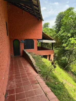 Quadrupla Economy, balcone | Parco della struttura