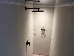 Standard Suite | Bathroom
