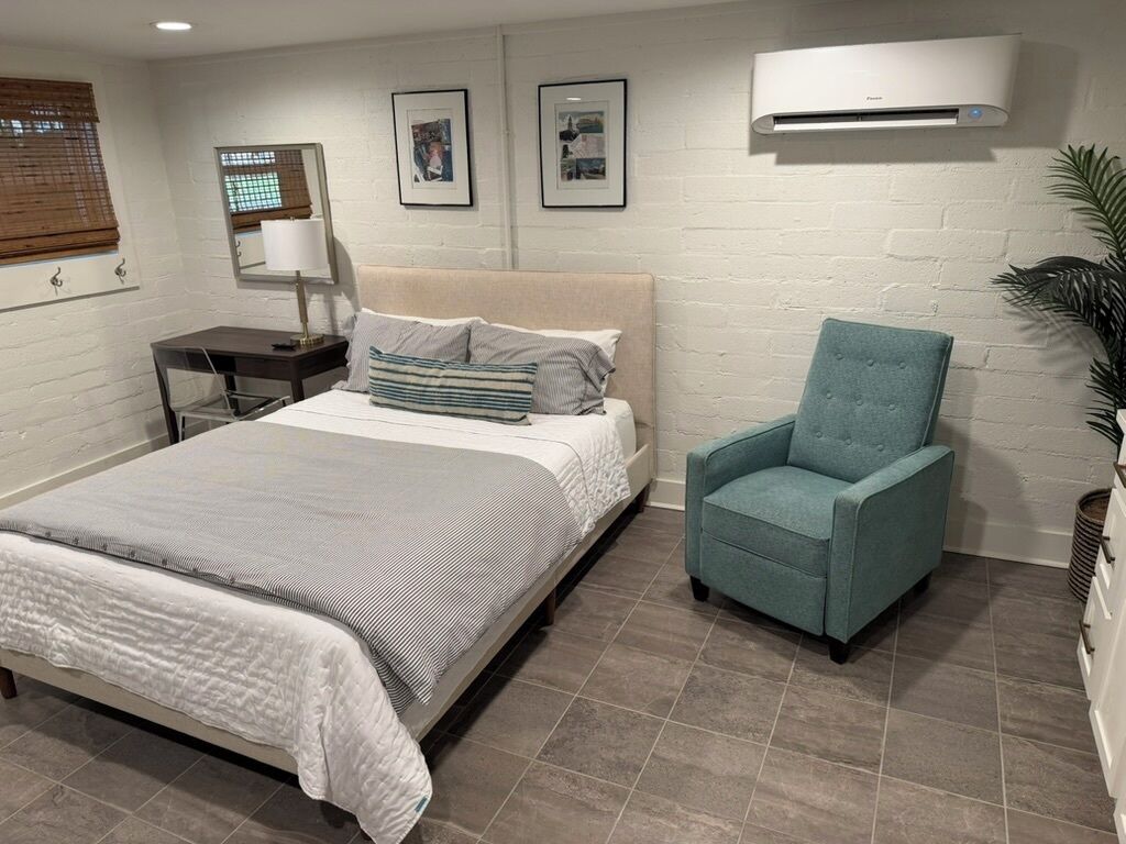 WiFi, bed sheets