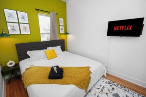 Bügeleisen/Bügelbrett, Reisekinderbett, kostenloses WLAN, Bettwäsche