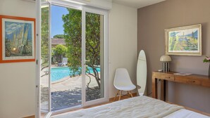 4 habitaciones, tabla de planchar con plancha, wifi y ropa de cama 