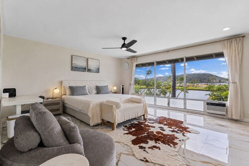 Hawaii Kai Gem | Private Dock, AC, Pool