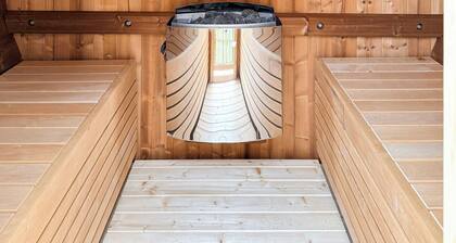 Gelbes Strandhaus mit Sauna und Blick auf Løkken