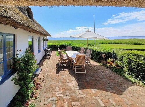 Spacious holiday gem with a view over Præstø Fjord