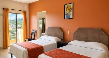 Hotel Valle del Huajucar