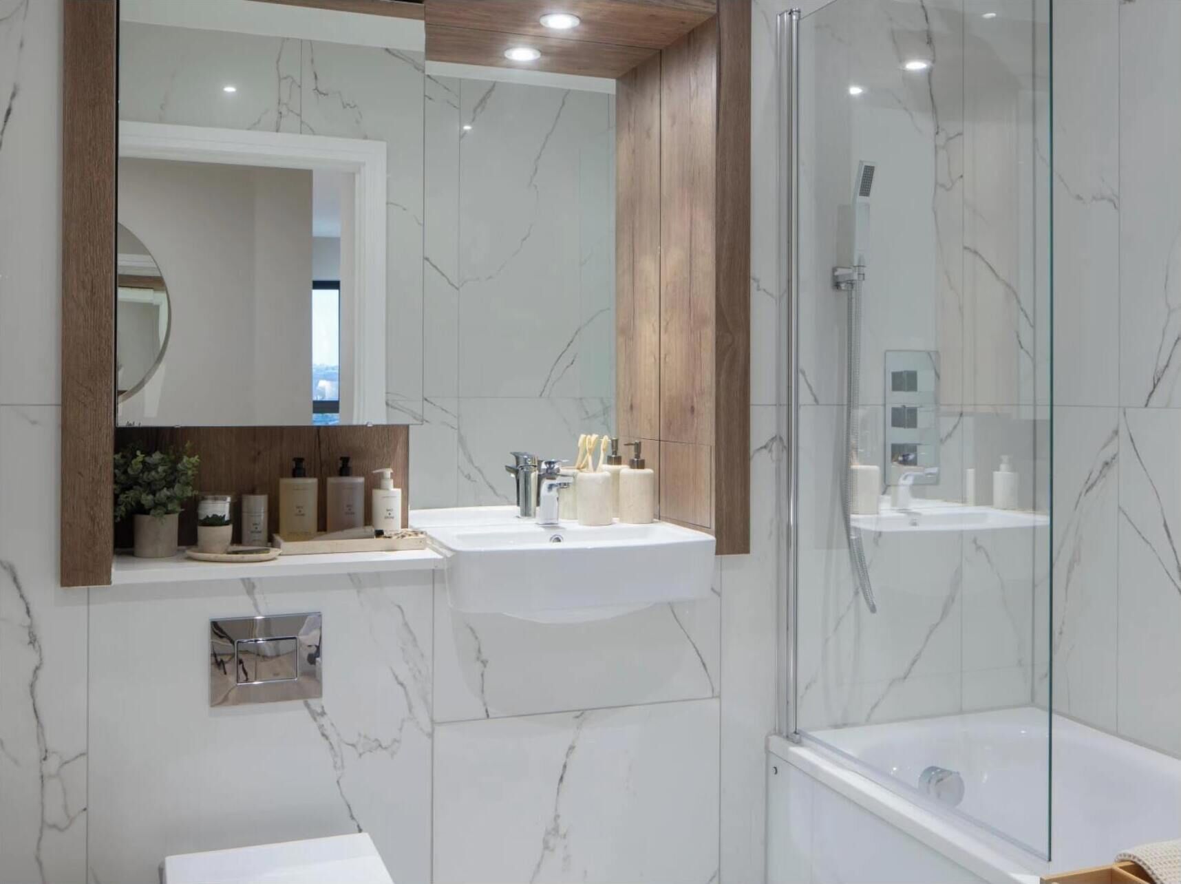 Dusche, Handtücher, Shampoo