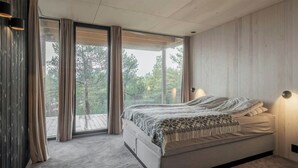 4 bedrooms, desk, WiFi (free) - Peaceful nature and design on Skardsøya (Lesund)
