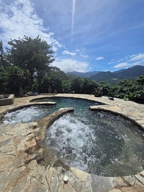 Outdoor spa tub