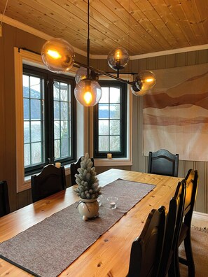 Dining - Elevated cabin with sauna by Lake Tinnsjøen (Telemark)