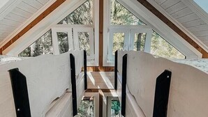 Interior - Unique treetop cabin in forest, Lårdal (Høydalsmo)