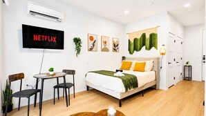Desk, iron/ironing board, WiFi, bed sheets - Bishop Arts Getaway | Yoga, Gym & Entertainment (Dallas)