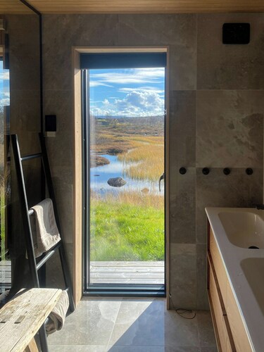 Cozy NEO cabin with ski in ski out in Geilo