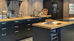 Private kitchen - Dream cabin in the mountains with luxury and spa (Budal)
