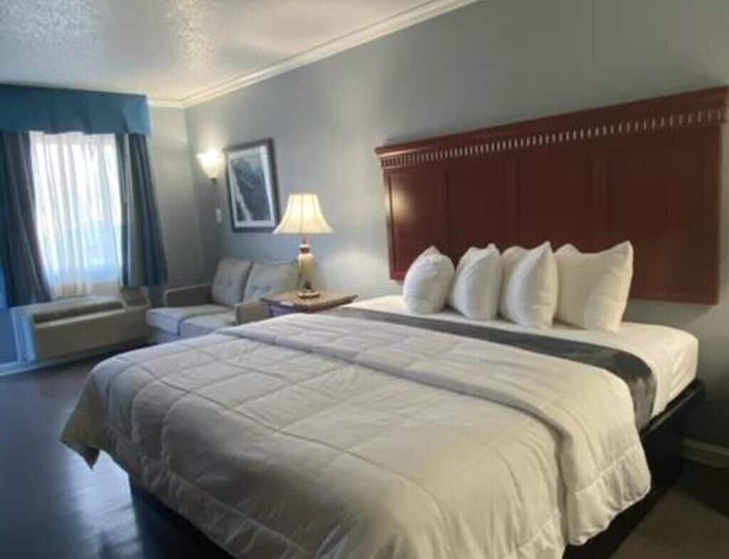1 bedroom, desk, free WiFi