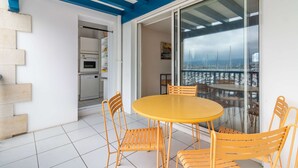 Dining - Charming one-bedroom apartment at the Hendaye harbor, within walking distance of the beach and in a peaceful setting (HENDAYE)