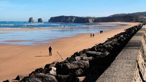 Beach - Charming one-bedroom apartment at the Hendaye harbor, within walking distance of the beach and in a peaceful setting (HENDAYE)